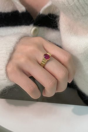 Vintage Floating French Imitation Ruby Ring for Women, Niche Design, High-End Titanium Steel, Non-Fading Jewelry Statement Piece