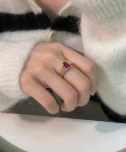 Vintage Floating French Imitation Ruby Ring for Women, Niche Design, High-End Titanium Steel, Non-Fading Jewelry Statement Piece