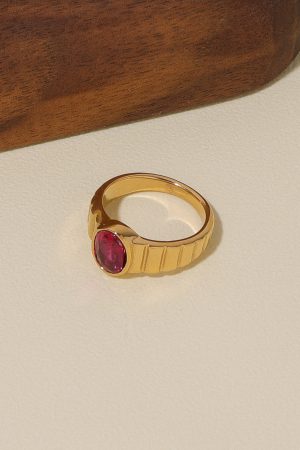 Vintage Floating French Imitation Ruby Ring for Women, Niche Design, High-End Titanium Steel, Non-Fading Jewelry Statement Piece