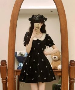 Vintage French Bow Embroidered Doll Collar Dress for Women, Waist-Cinching Hepburn Style, Little Black Summer Dress