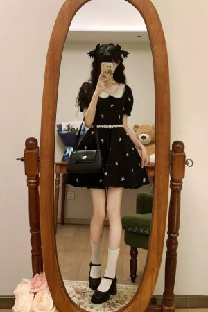 Vintage French Bow Embroidered Doll Collar Dress for Women, Waist-Cinching Hepburn Style, Little Black Summer Dress