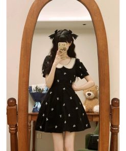 Vintage French Bow Embroidered Doll Collar Dress for Women, Waist-Cinching Hepburn Style, Little Black Summer Dress