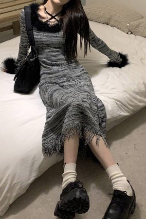 Vintage French Fluffy Tassel Striped Long Sleeve Dress for Women - Waist-Cinching Elegant Autumn Winter Style with Inner Layer Skirt