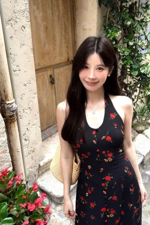 Vintage French Halter Rose Print Dress for Women, Elegant Waist-Cinching Summer Dress, High-Quality Vacation Style, Floral Design