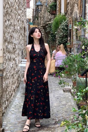 Vintage French Halter Rose Print Dress for Women, Elegant Waist-Cinching Summer Dress, High-Quality Vacation Style, Floral Design