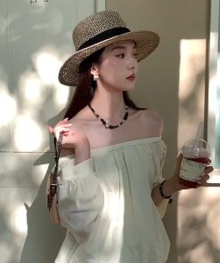 Vintage French Hollowed-Out Flat-Brimmed Straw Jazz Hat for Women - Ideal for Beach Vacations, Sun Protection, and Photo Shoots