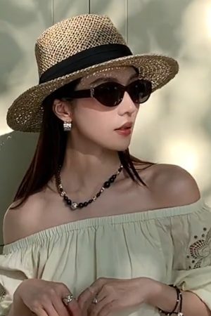 Vintage French Hollowed-Out Flat-Brimmed Straw Jazz Hat for Women - Ideal for Beach Vacations, Sun Protection, and Photo Shoots