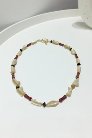 Vintage French Irregular Geometric Shell Bead Necklace - High-End Temperament Clavicle Chain Accessory