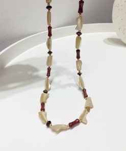 Vintage French Irregular Geometric Shell Bead Necklace - High-End Temperament Clavicle Chain Accessory