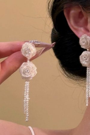 Vintage French Lace Rose Tassel Earrings - Elegant Studs with Light Luxury and Sweet Charm for Fashion Lovers