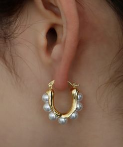 Vintage French-Style Gold-Plated Round Pearl Earrings - High-End European-American Minimalist Fashion for Commuting