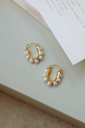 Vintage French-Style Gold-Plated Round Pearl Earrings - High-End European-American Minimalist Fashion for Commuting