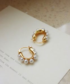 Vintage French-Style Gold-Plated Round Pearl Earrings - High-End European-American Minimalist Fashion for Commuting
