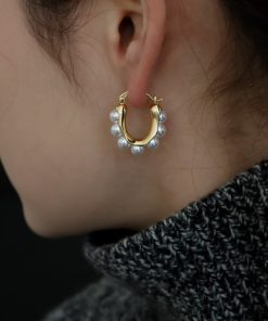 Vintage French-Style Gold-Plated Round Pearl Earrings - High-End European-American Minimalist Fashion for Commuting