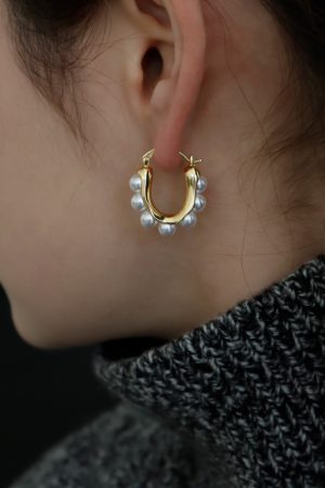 Vintage French-Style Gold-Plated Round Pearl Earrings - High-End European-American Minimalist Fashion for Commuting
