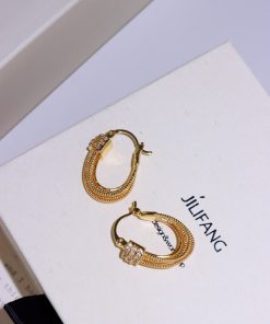 Vintage French-Style Multi-Layer Twisted Oval Ear Clips with Micro-Inlaid Diamonds - High-End Niche Design Earrings