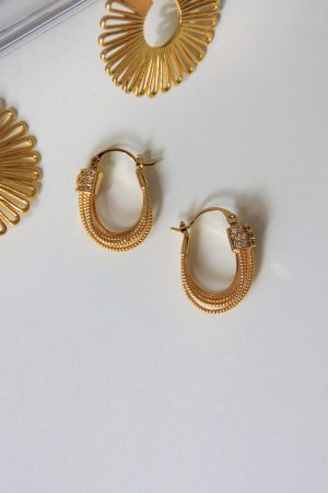 Vintage French-Style Multi-Layer Twisted Oval Ear Clips with Micro-Inlaid Diamonds - High-End Niche Design Earrings