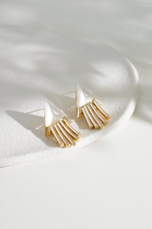 Vintage Geometric Triangular Cat-Eye Stone Earrings with White Tassel, Floating FLOAT Design, High-End Ear Clips for Women