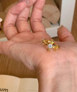 Vintage Gold Cross Iris Flower Ring for Women - High-End Versatile Finger Ring, 2025 Luxury Fashion Accessory