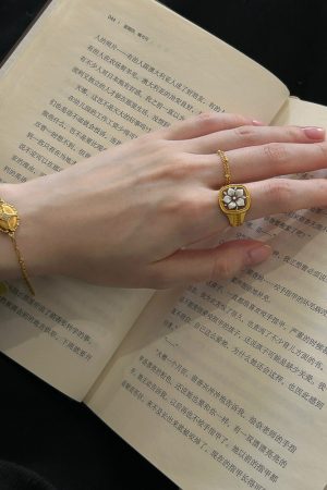 Vintage Gold Square Flower Ring with Fine Chain and Steel Beads - Oversized Stacking Ring for Women, Boho Chic Style