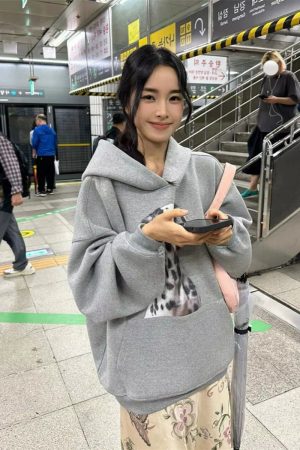Vintage Gray Hooded Sweatshirt for Women with Fleece, Polka Dot Dog Print, High Street Style, Casual Fall Fashion Hoodie