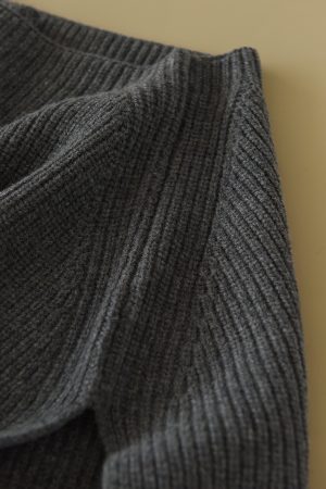 Vintage Gray Wool Shawl Scarf - Versatile Fashionable Warm Neck Accessory for Stylish Outfits - Perfect for 90s and Y2K Looks