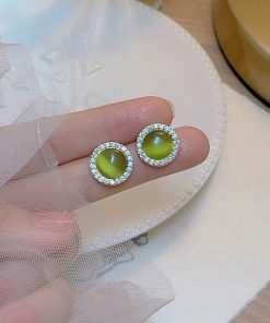 Vintage Green Cat's Eye Stone Earrings for Women - High-End Light Luxury Round Design, Fresh Niche Style Gift