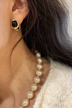 Vintage High-End Black Agate Earrings - Niche Design Versatile Ear Clips for Timeless Elegance