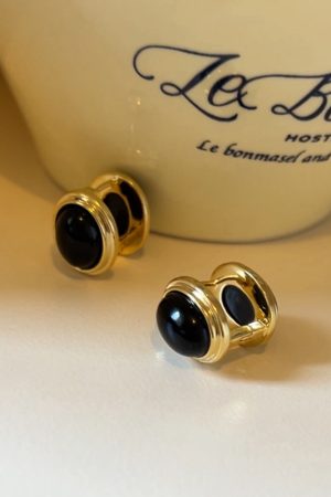 Vintage High-End Black Agate Earrings - Niche Design Versatile Ear Clips for Timeless Elegance