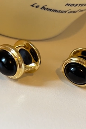 Vintage High-End Black Agate Earrings - Niche Design Versatile Ear Clips for Timeless Elegance