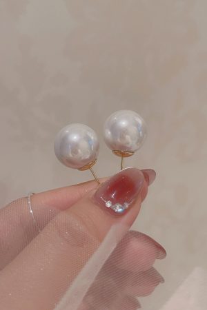 Vintage High-End Large Pearl Ear Studs for Slimming Face in Classic Hong Kong Style - Trendy Blogger Inspired Ear Clips