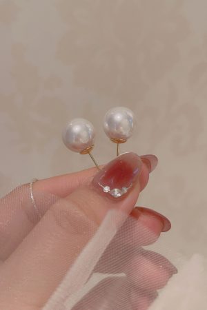 Vintage High-End Large Pearl Ear Studs for Slimming Face in Classic Hong Kong Style - Trendy Blogger Inspired Ear Clips