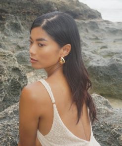 Vintage High-End Women's Triangle Wide Large Square Earrings - Unique Light Luxury Fashion Jewelry