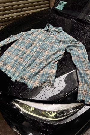 Vintage-Inspired Blue Plaid Frayed Long-Sleeve Shirt Jacket for Men and Women - Trendy Spring and Autumn Street Style Fashion