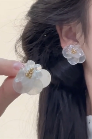 Vintage-Inspired Crystal Flower Shell Earrings - French Niche Design, Light Luxury Drop Style, Fairy Aesthetic