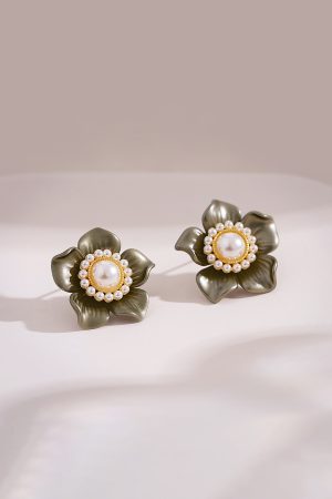Vintage-Inspired Dark Green Floral Stud Earrings for Women - Unique High-End Design, Small Flower Jewelry, Elegant Temperament