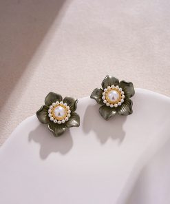 Vintage-Inspired Dark Green Floral Stud Earrings for Women - Unique High-End Design, Small Flower Jewelry, Elegant Temperament