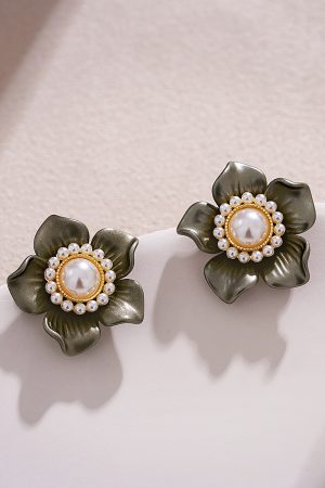 Vintage-Inspired Dark Green Floral Stud Earrings for Women - Unique High-End Design, Small Flower Jewelry, Elegant Temperament
