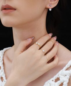 Vintage-Inspired Elegant Gold Mini Stacking Ring with Shimmering Starry Sky Diamond Detail