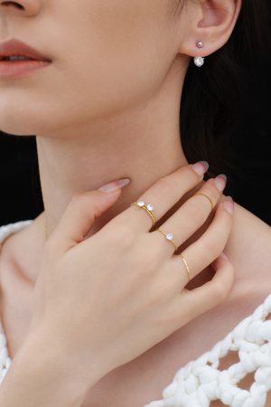 Vintage-Inspired Elegant Gold Mini Stacking Ring with Shimmering Starry Sky Diamond Detail