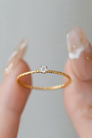 Vintage-Inspired Elegant Gold Mini Stacking Ring with Shimmering Starry Sky Diamond Detail