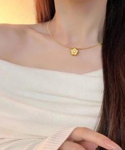 Vintage-Inspired Gold Plum Blossom Necklace with Snake Bone Chain - Elegant Minimalist Floral Clavicle Jewelry for Women