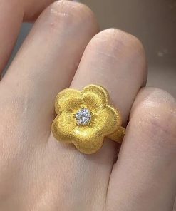 Vintage-Inspired Gold Plum Blossom Necklace with Snake Bone Chain - Elegant Minimalist Floral Clavicle Jewelry for Women