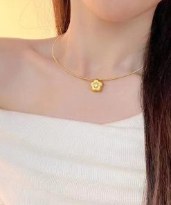 Vintage-Inspired Gold Plum Blossom Necklace with Snake Bone Chain - Elegant Minimalist Floral Clavicle Jewelry for Women