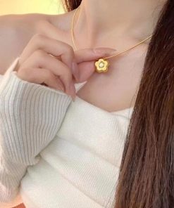 Vintage-Inspired Gold Plum Blossom Necklace with Snake Bone Chain - Elegant Minimalist Floral Clavicle Jewelry for Women