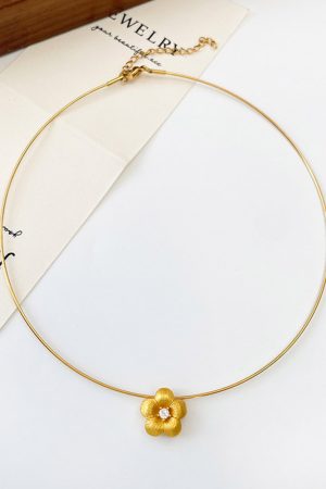 Vintage-Inspired Gold Plum Blossom Necklace with Snake Bone Chain - Elegant Minimalist Floral Clavicle Jewelry for Women