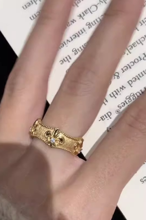 Vintage-Inspired Iris Flower Ring for Women - Exquisite Palace Style, Niche Design, Versatile High-End Look