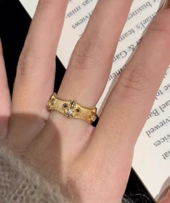 Vintage-Inspired Iris Flower Ring for Women - Exquisite Palace Style, Niche Design, Versatile High-End Look