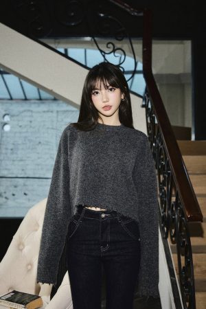 Vintage-Inspired Loose Fit Round Neck Knitted Sweater for Women - Soft Autumn Winter Outerwear