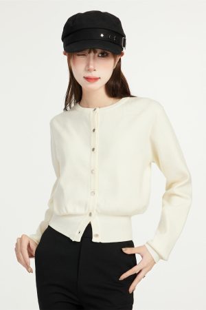 Vintage-Inspired Round Neck Knitted Cardigan for Women - Elegant Short Coat for Spring and Autumn, Stylish Niche Design